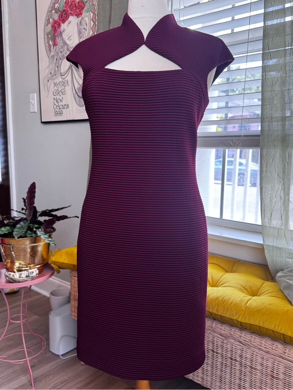 Badgley Mischka Ribbed Keyhole Sheath Dress in Plum